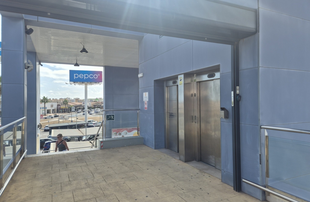 Resale - Commercial Unit - Orihuela Costa - La Zenia