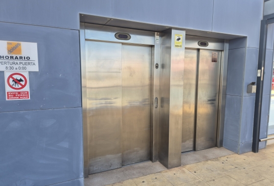 Resale - Commercial Unit - Orihuela Costa - La Zenia