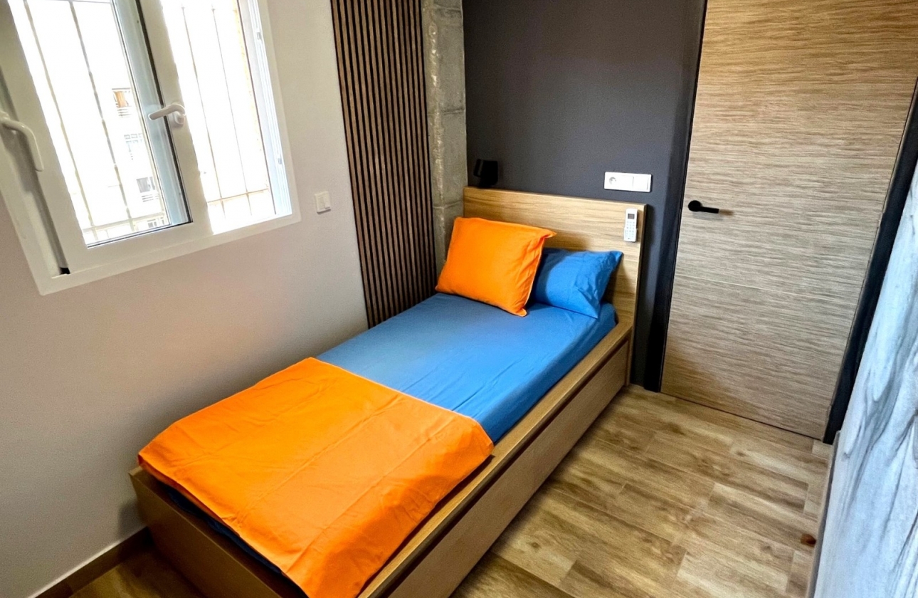 Resale - Apartment - Santa Pola - Puerto
