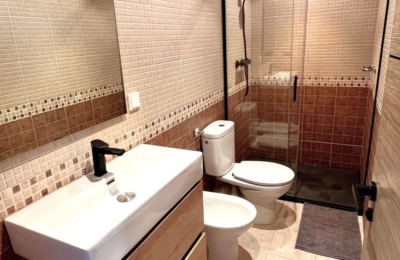 Resale - Apartment - Santa Pola - Puerto
