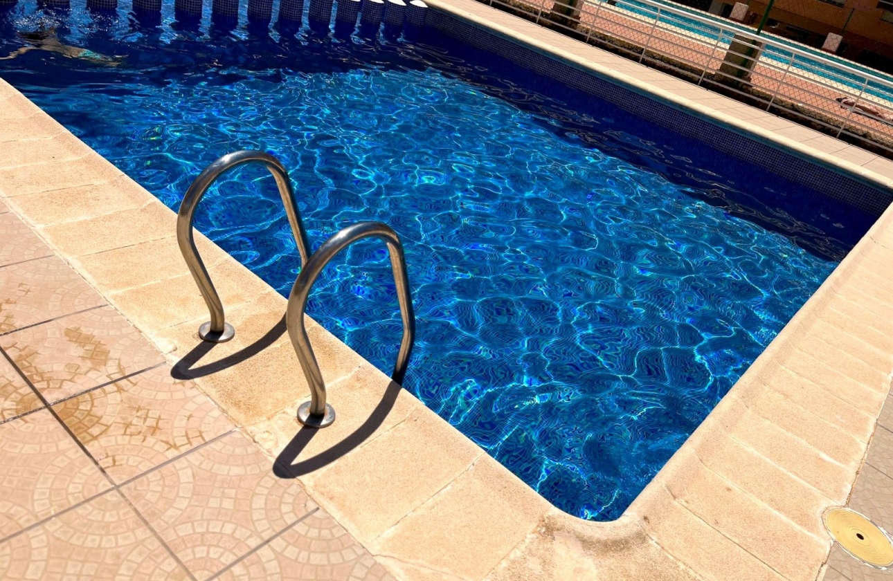 Resale - Apartment - Santa Pola - Puerto