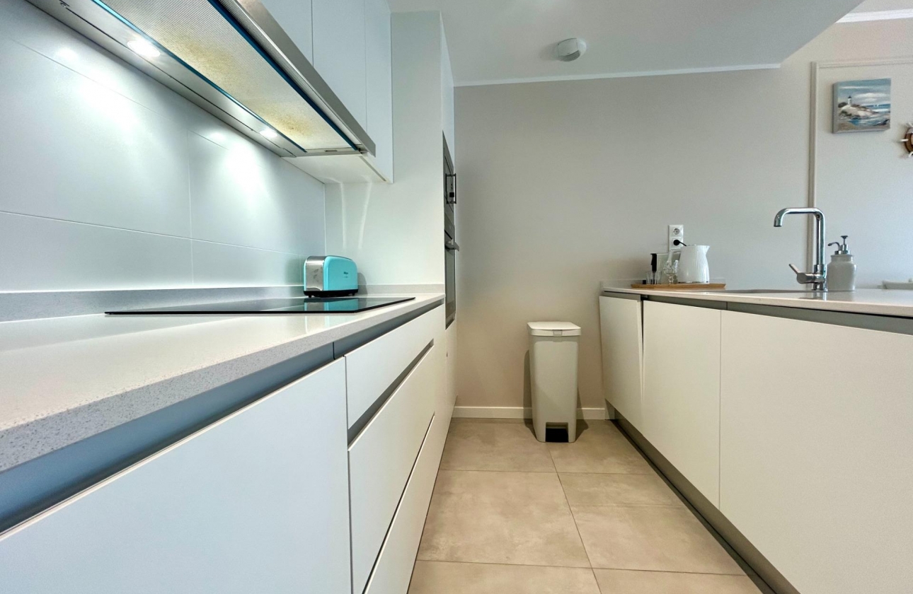 Resale - Apartment - Orihuela Costa - Campoamor