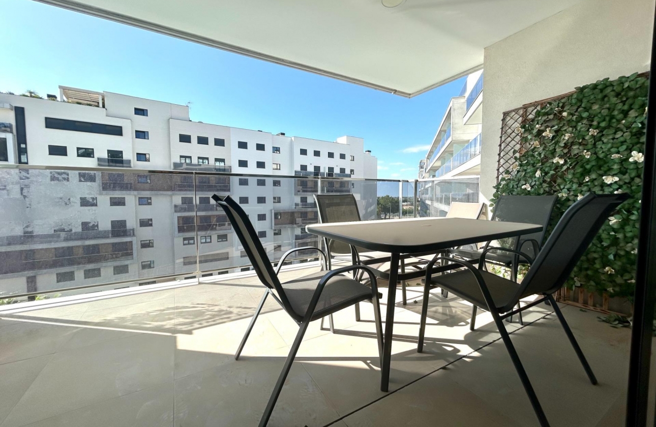 Resale - Apartment - Orihuela Costa - Campoamor