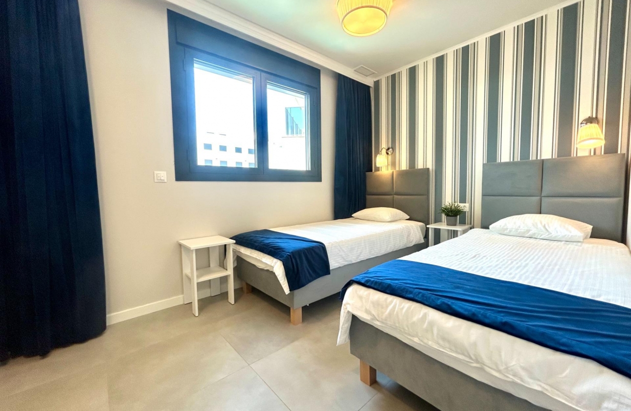 Resale - Apartment - Orihuela Costa - Campoamor