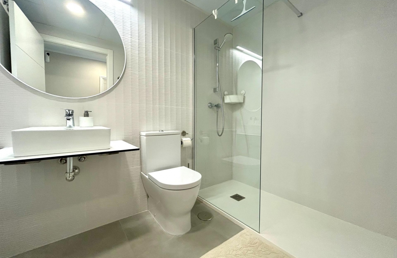 Resale - Apartment - Orihuela Costa - Campoamor