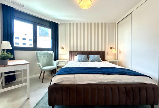 Resale - Apartment - Orihuela Costa - Campoamor