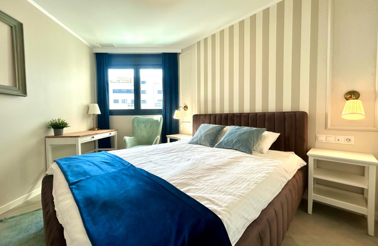 Resale - Apartment - Orihuela Costa - Campoamor