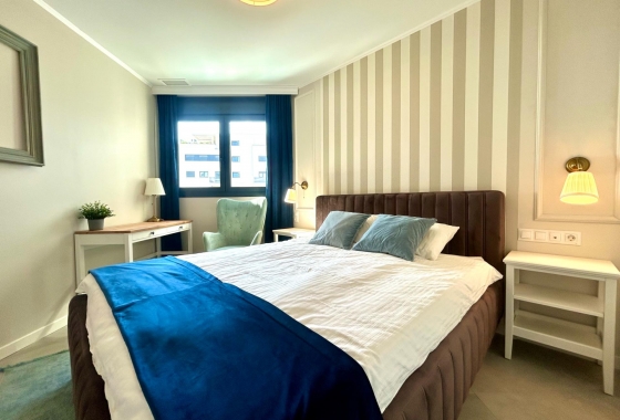 Resale - Apartment - Orihuela Costa - Campoamor