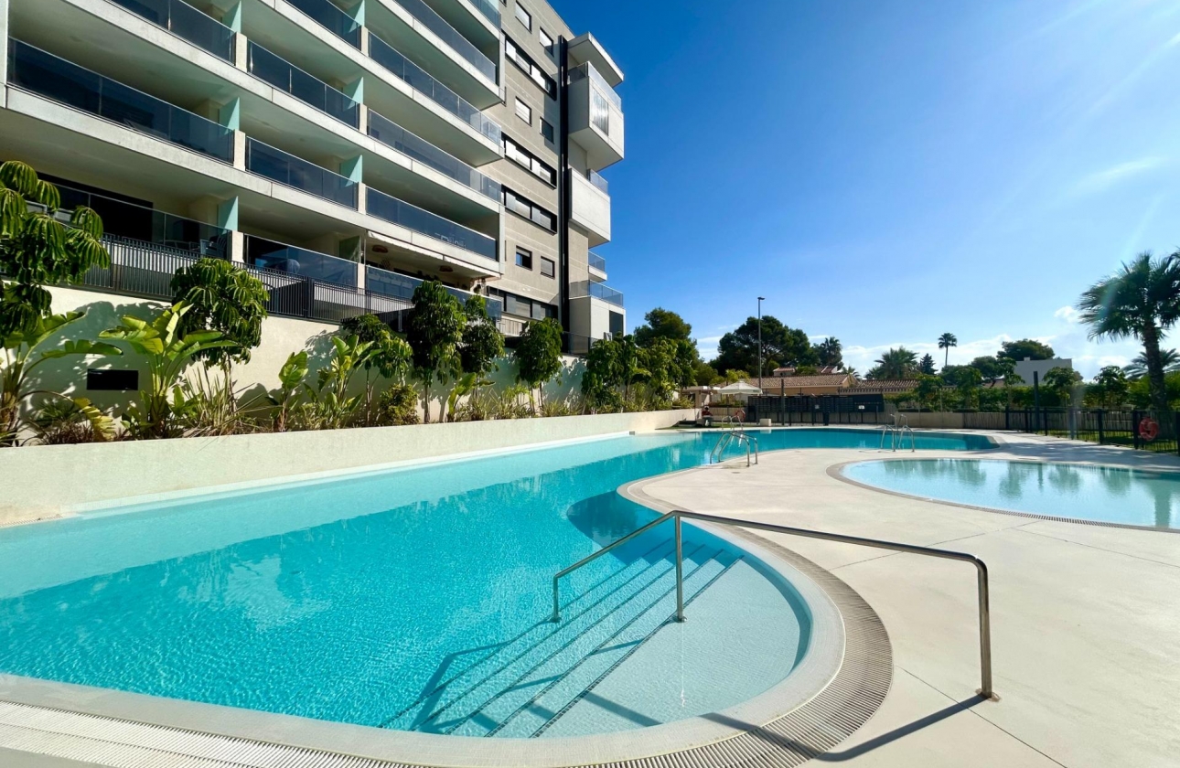 Resale - Apartment - Orihuela Costa - Campoamor