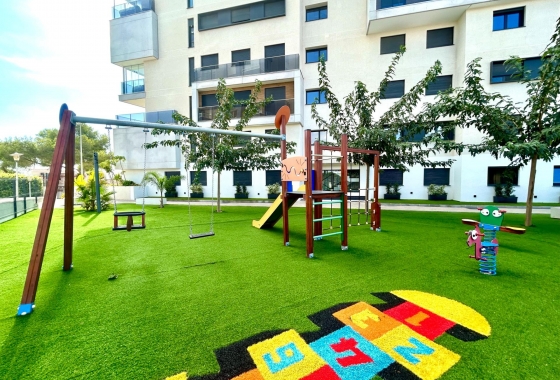 Resale - Apartment - Orihuela Costa - Campoamor