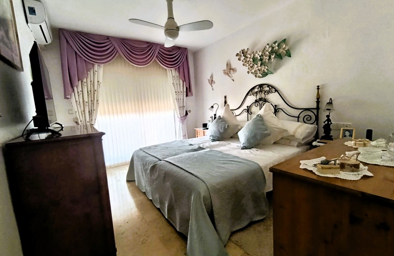 Resale - Villa - Orihuela Costa - Costa Blanca
