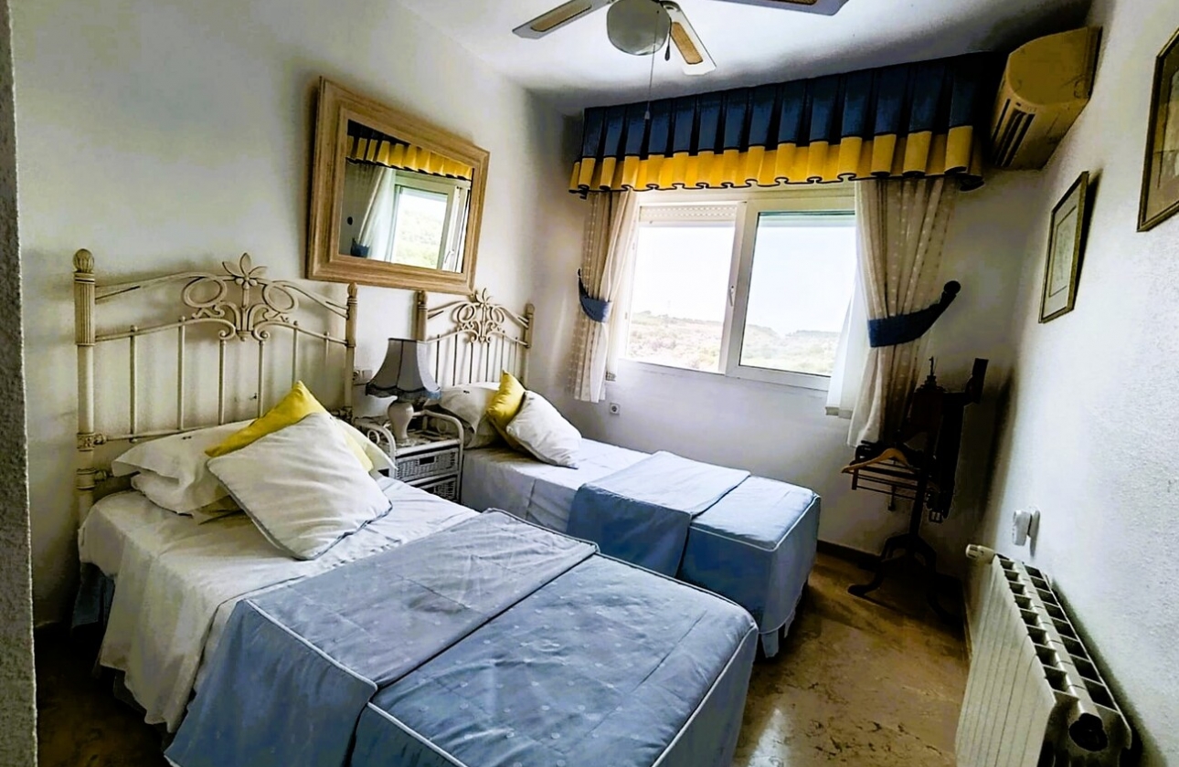 Resale - Villa - Orihuela Costa - Costa Blanca