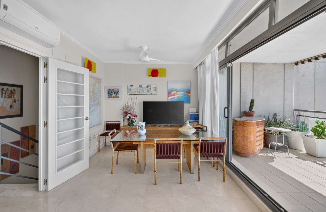 Reventa - Duplex - Benidorm - Calle Presidente Adolfo Suárez