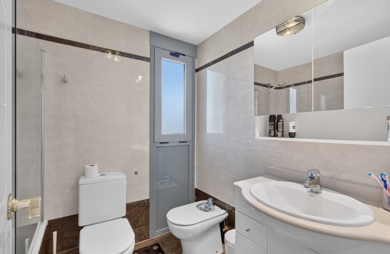 Reventa - Duplex - Benidorm - Calle Presidente Adolfo Suárez