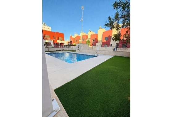 Reventa - Adosado - Torrevieja - Aguas Nuevas