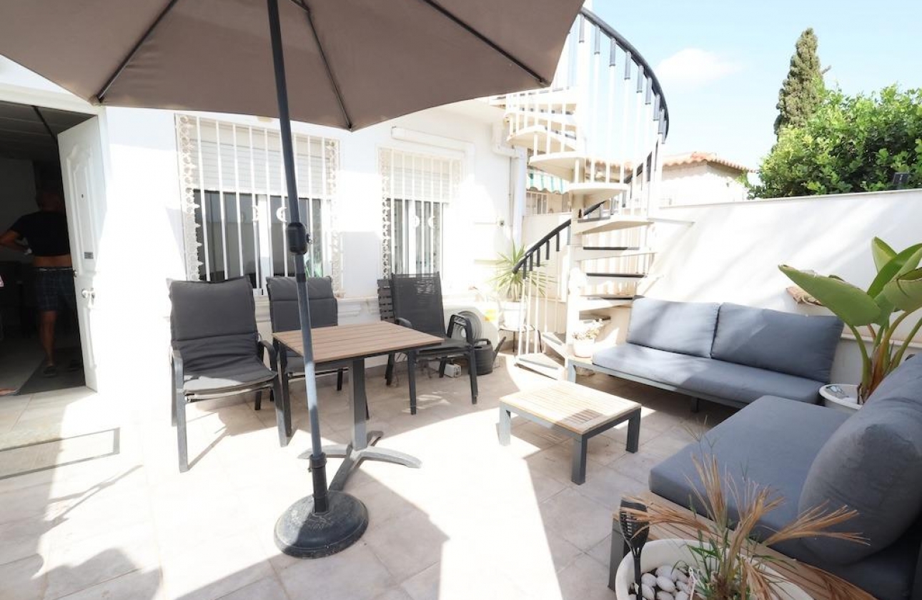 Resale - Bungalow - Torrevieja - La Siesta - El Salado -  Torreta