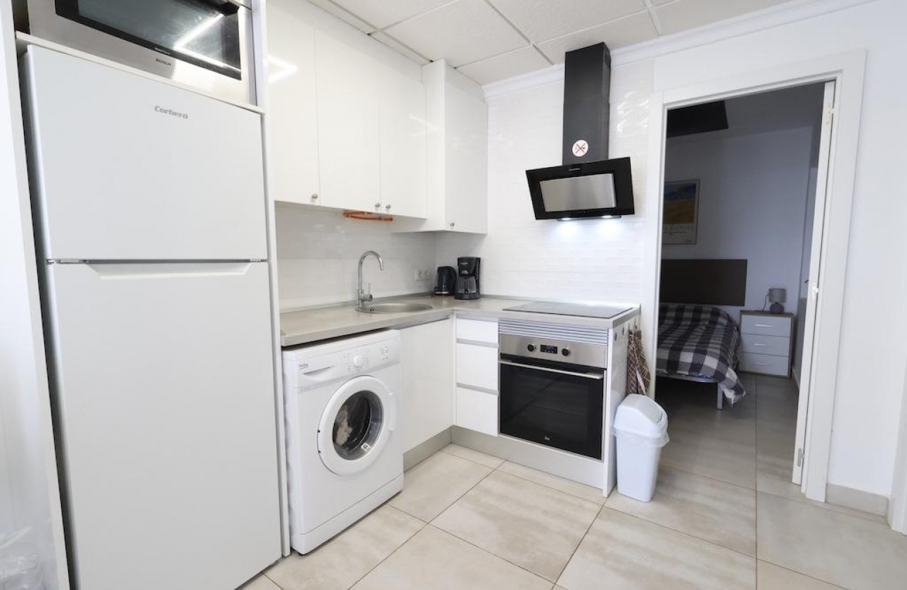 Resale - Bungalow - Torrevieja - La Siesta - El Salado -  Torreta