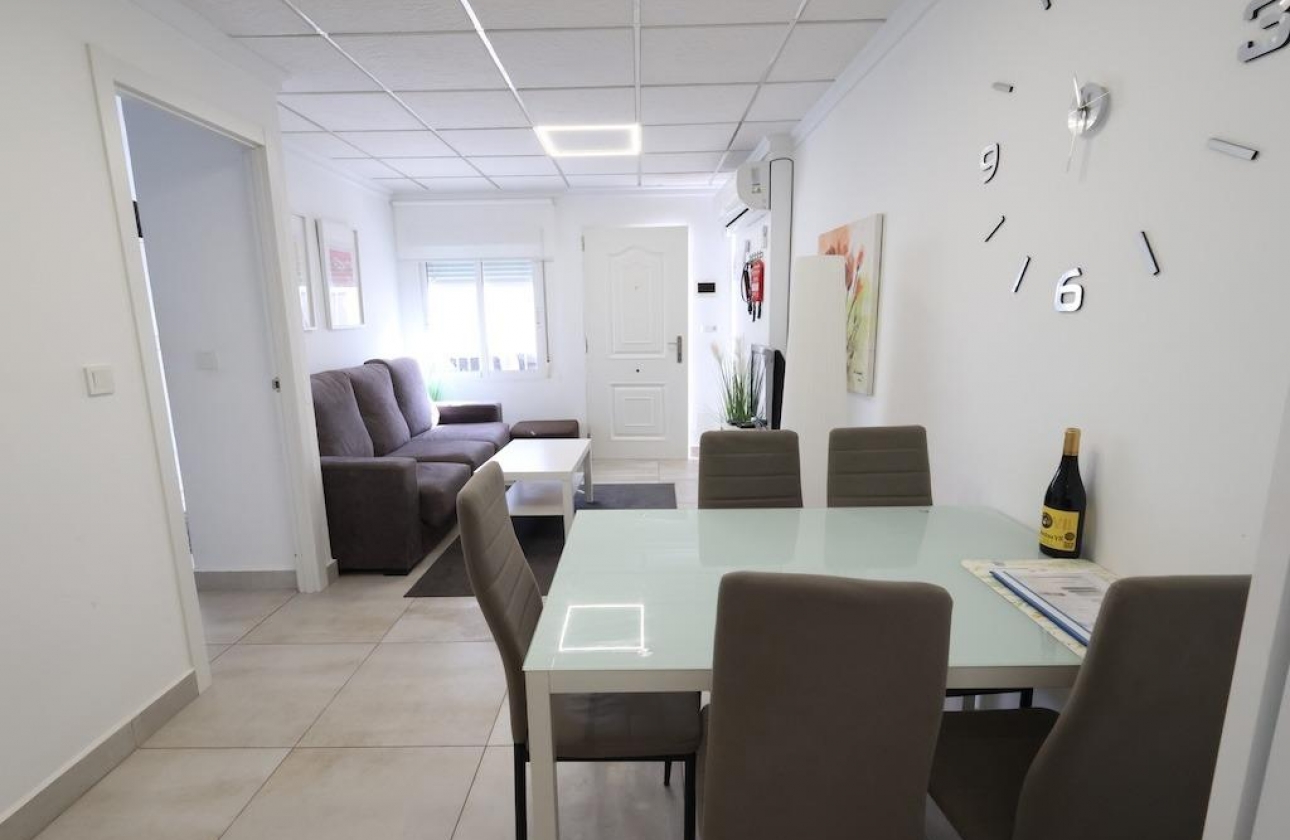 Resale - Bungalow - Torrevieja - La Siesta - El Salado -  Torreta