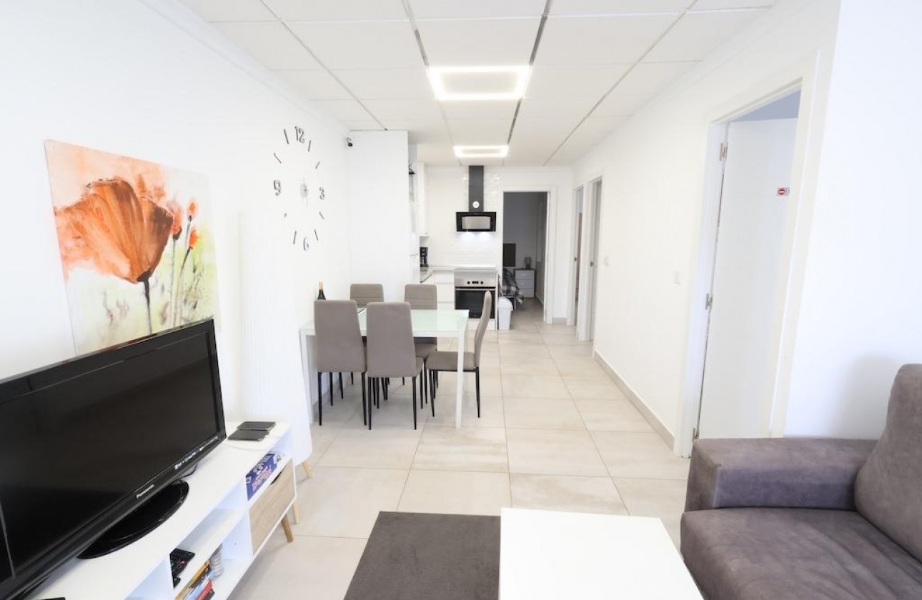 Resale - Bungalow - Torrevieja - La Siesta - El Salado -  Torreta