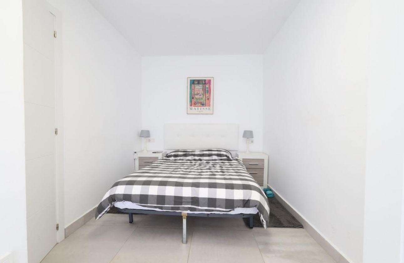Resale - Bungalow - Torrevieja - La Siesta - El Salado -  Torreta