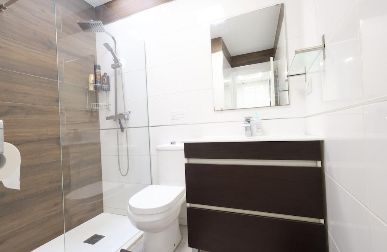Resale - Bungalow - Torrevieja - La Siesta - El Salado -  Torreta