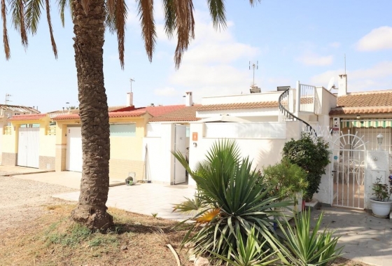 Resale - Bungalow - Torrevieja - La Siesta - El Salado -  Torreta