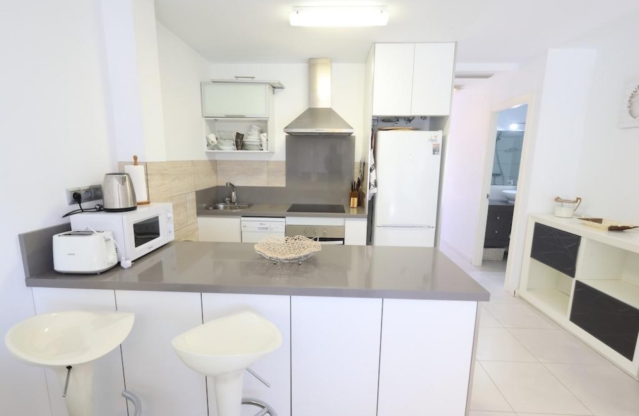Resale - Apartment - Orihuela Costa - Campoamor