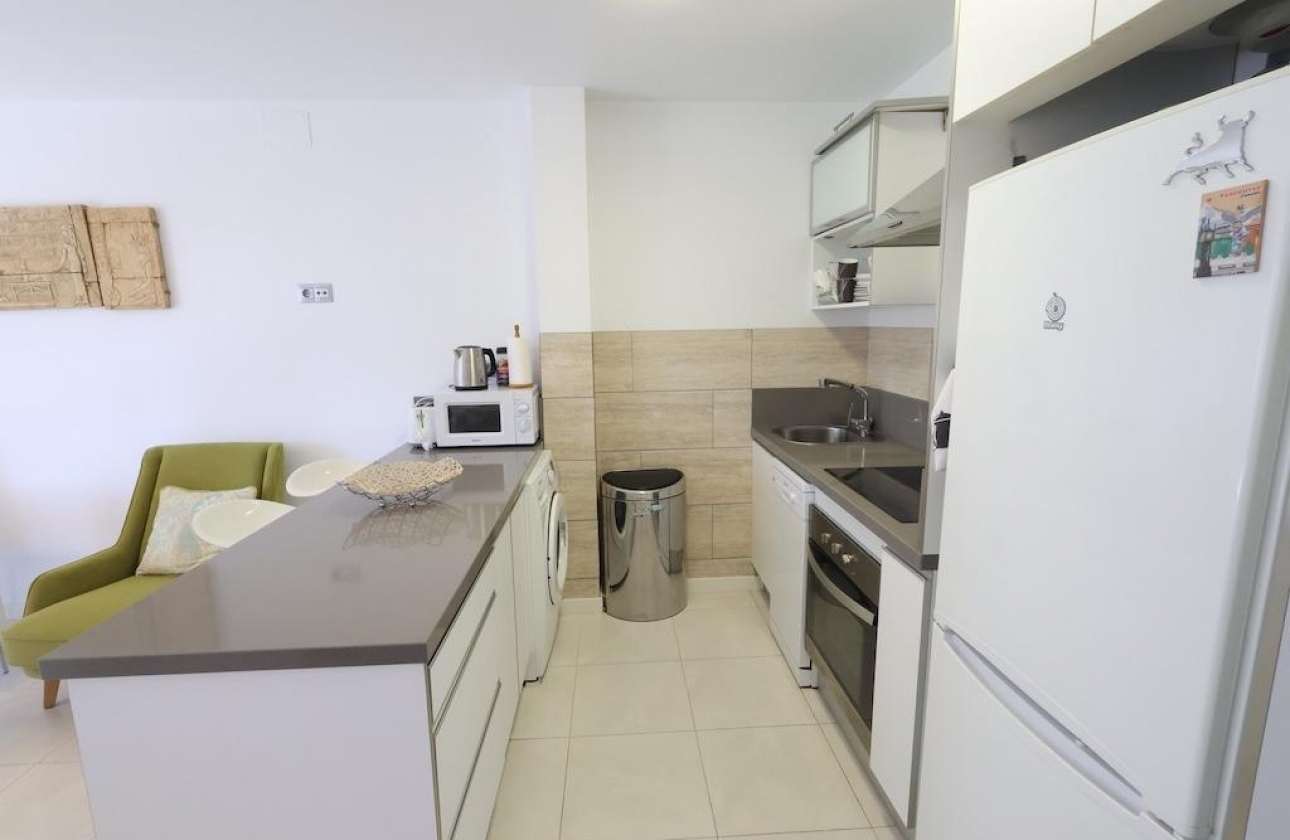 Resale - Apartment - Orihuela Costa - Campoamor