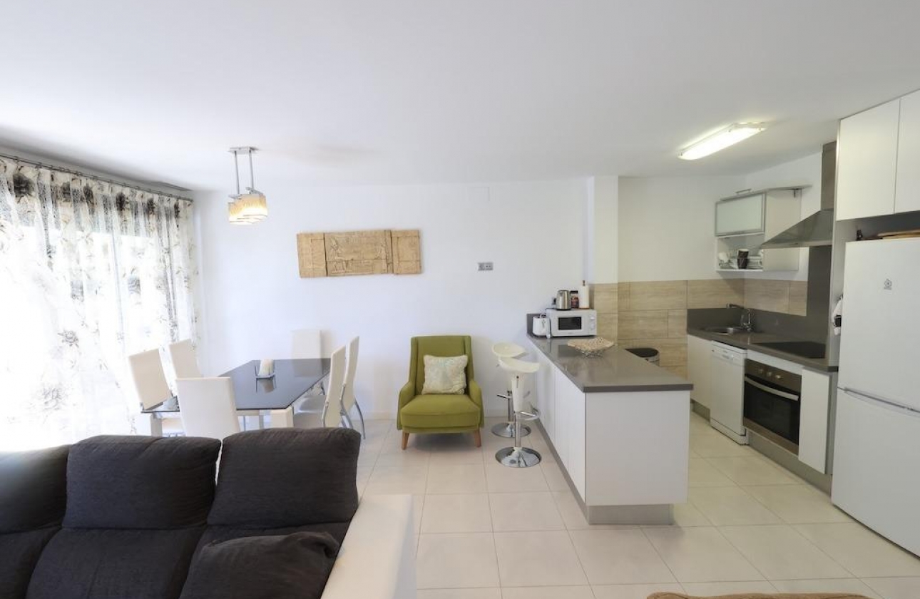 Resale - Apartment - Orihuela Costa - Campoamor