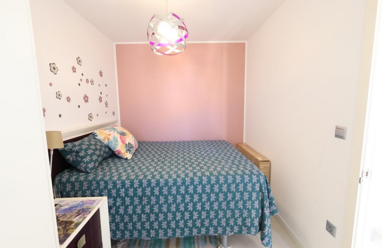 Resale - Apartment - Orihuela Costa - Campoamor