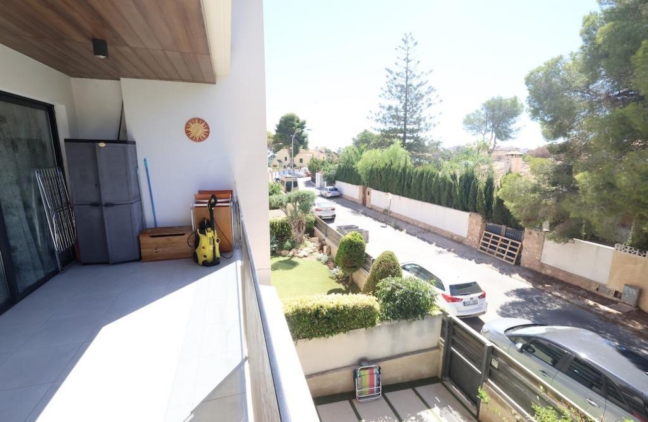 Resale - Apartment - Orihuela Costa - Campoamor