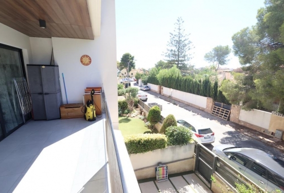 Resale - Apartment - Orihuela Costa - Campoamor