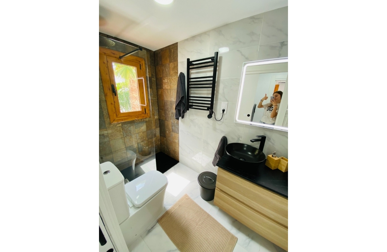 Resale - Apartment - Santa Pola