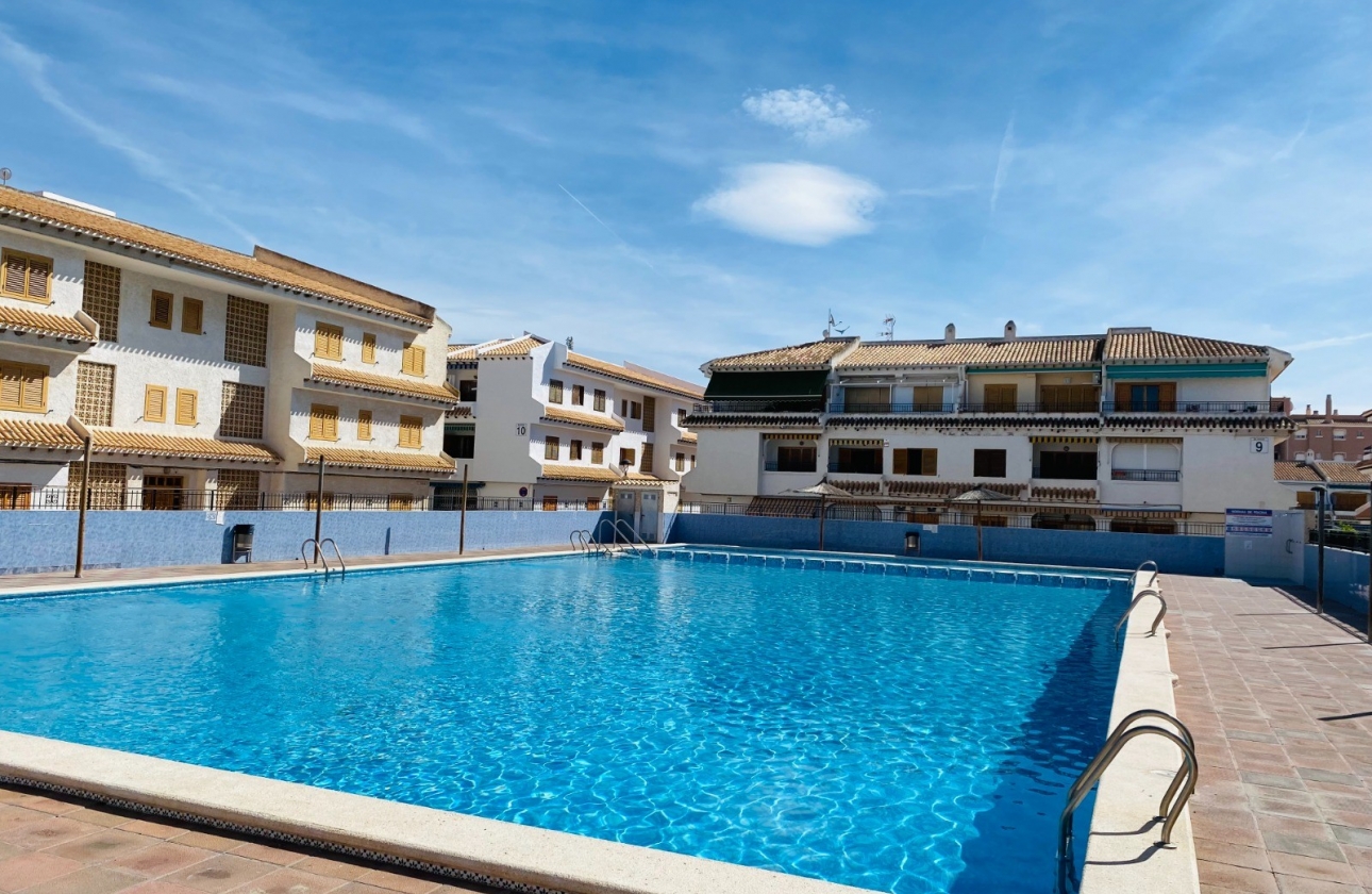 Resale - Apartment - Santa Pola