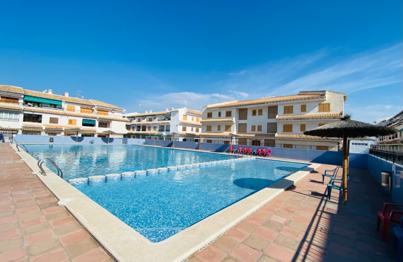 Resale - Apartment - Santa Pola