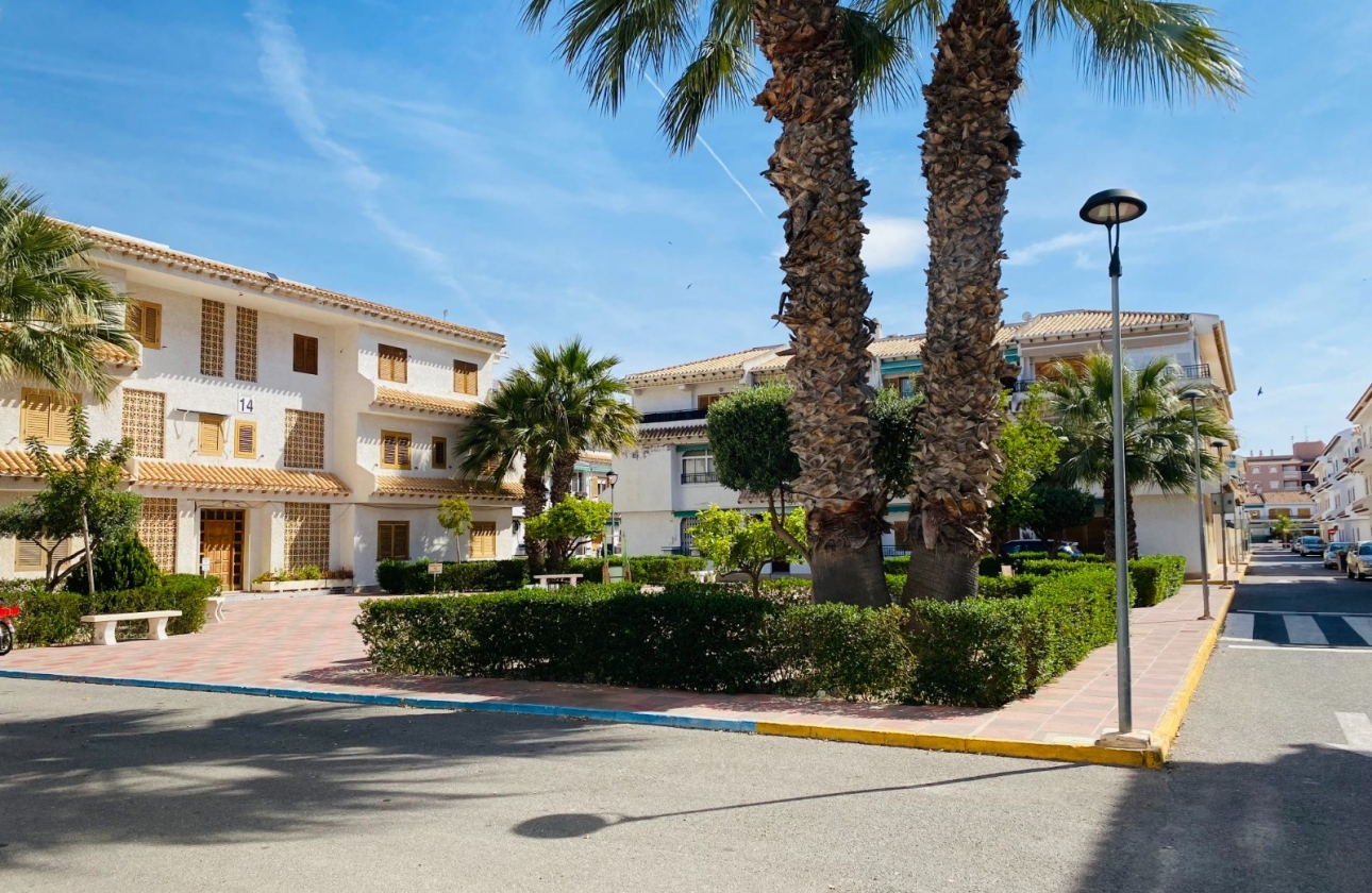 Resale - Apartment - Santa Pola