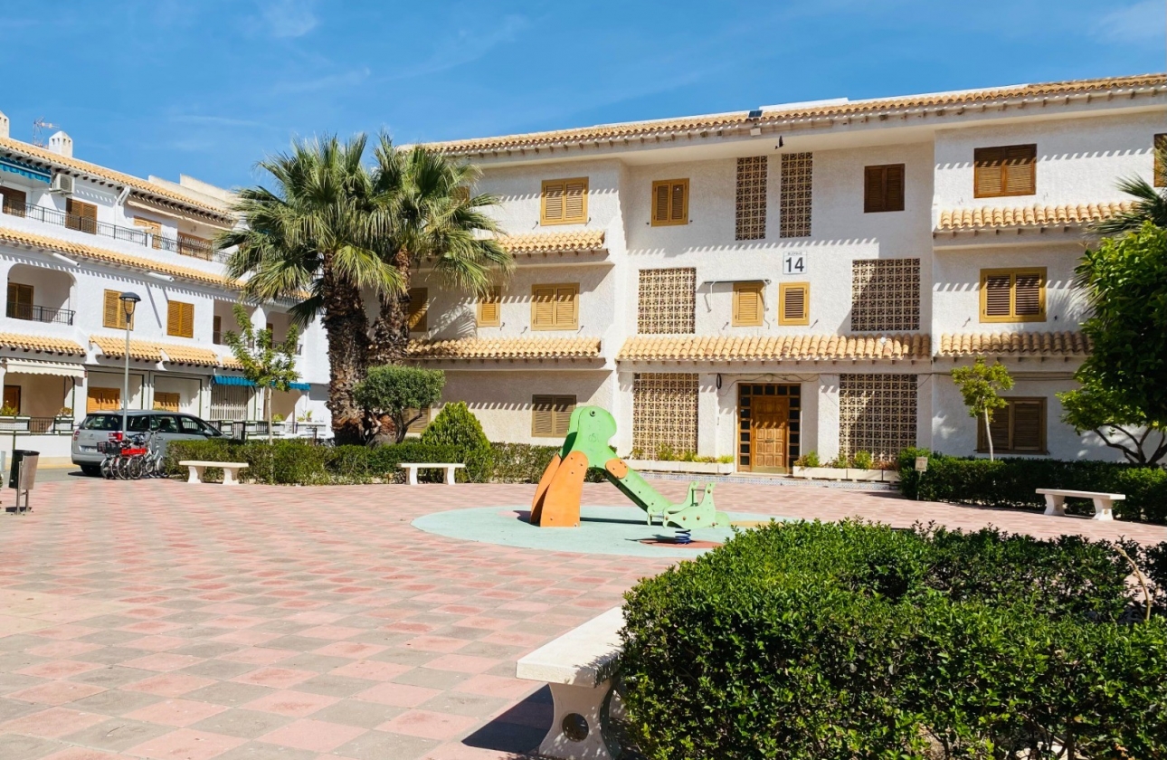 Resale - Apartment - Santa Pola