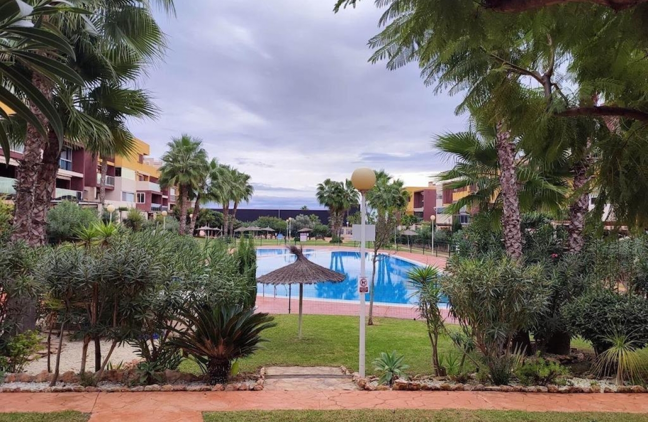 Resale - Apartment - Orihuela Costa - Punta Prima