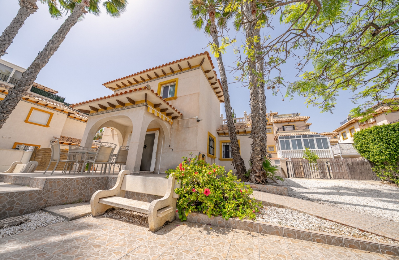 Reventa - Villa - Orihuela Costa - Playa Flamenca