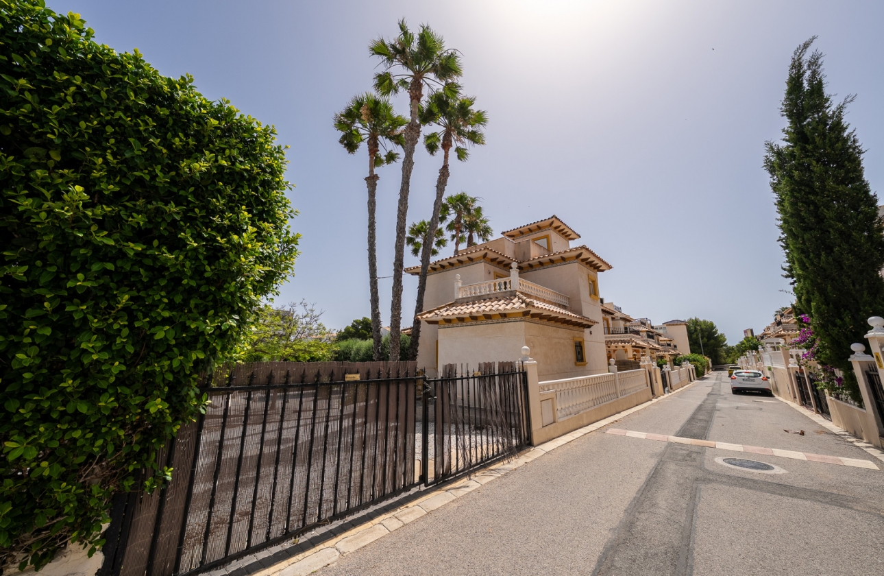 Reventa - Villa - Orihuela Costa - Playa Flamenca