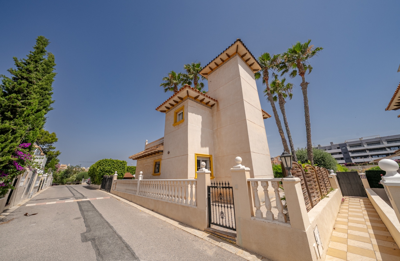 Reventa - Villa - Orihuela Costa - Playa Flamenca