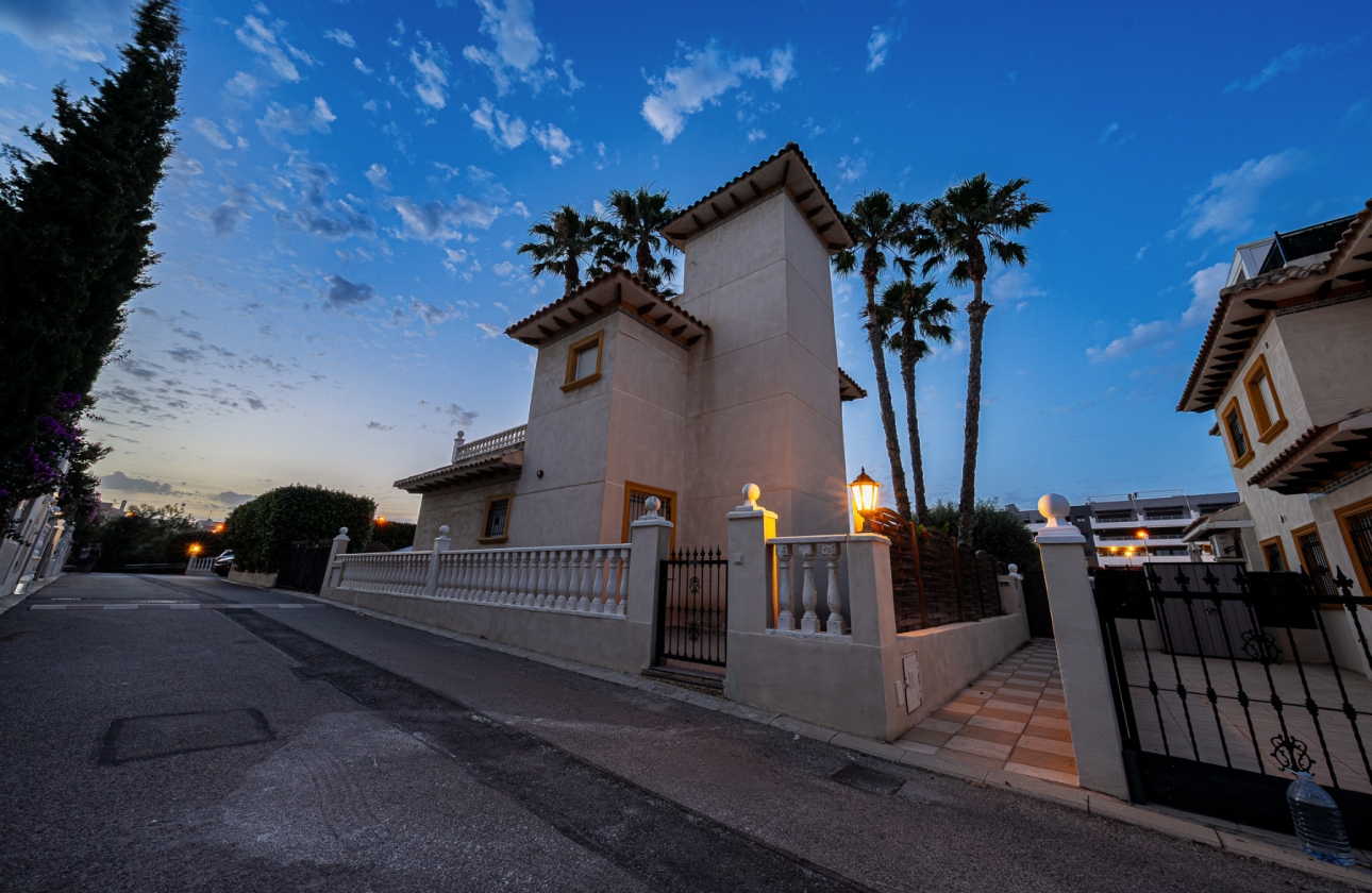 Reventa - Villa - Orihuela Costa - Playa Flamenca