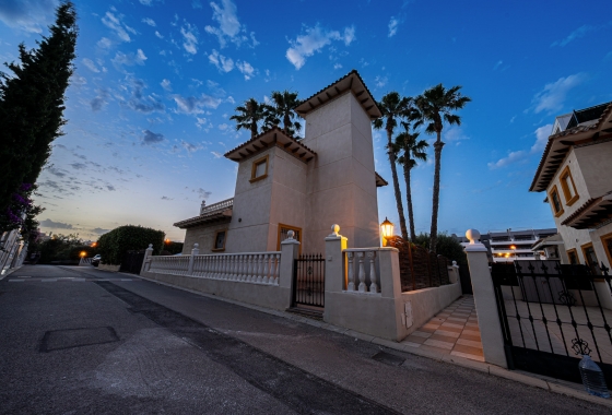 Reventa - Villa - Orihuela Costa - Playa Flamenca