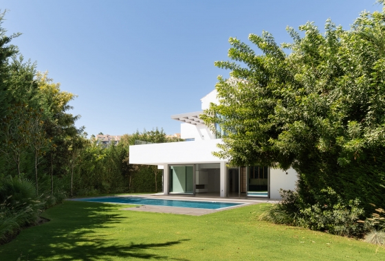 Obra nueva - Villa - Estepona