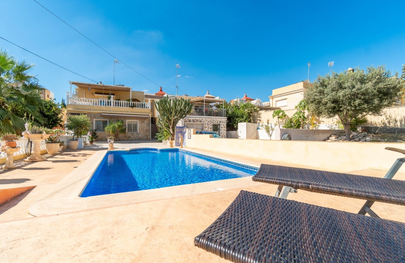 Reventa - Villa - Orihuela Costa - Los Balcones