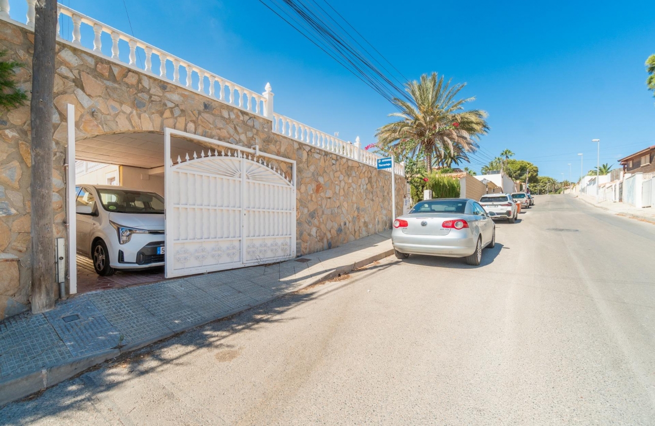 Reventa - Villa - Orihuela Costa - Los Balcones