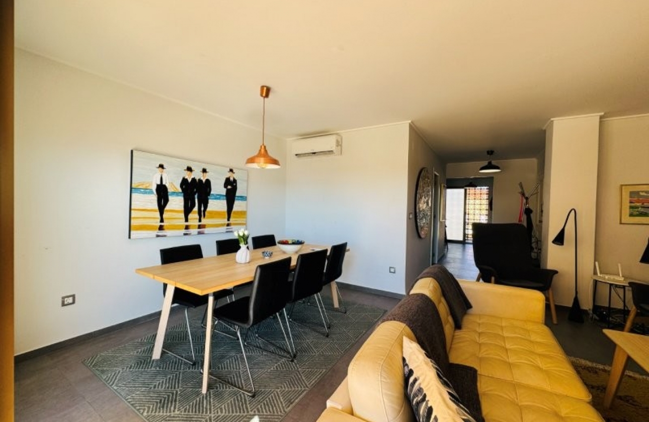 Rynek wtórny - Apartament - Torrevieja - Los Europeos
