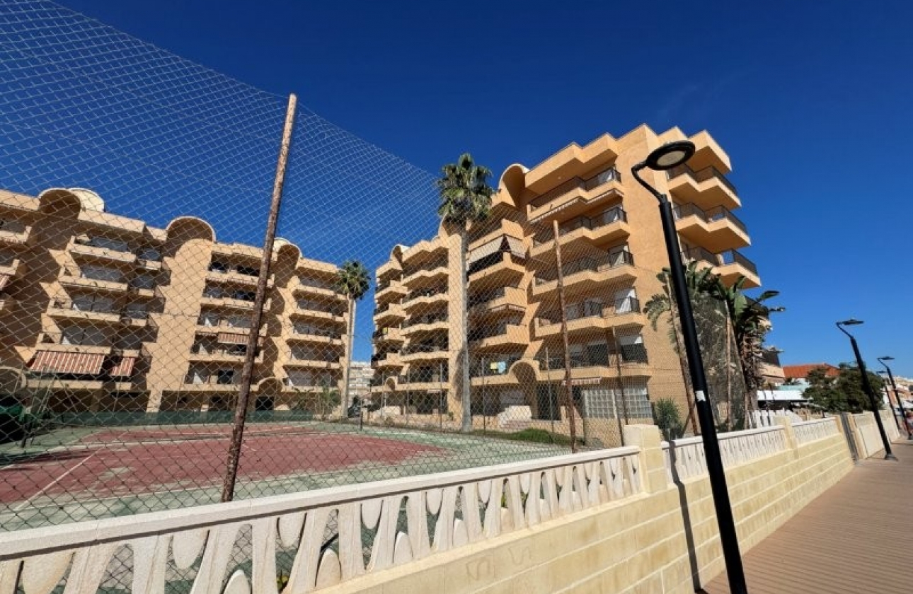Rynek wtórny - Apartament - Torrevieja - Los Europeos