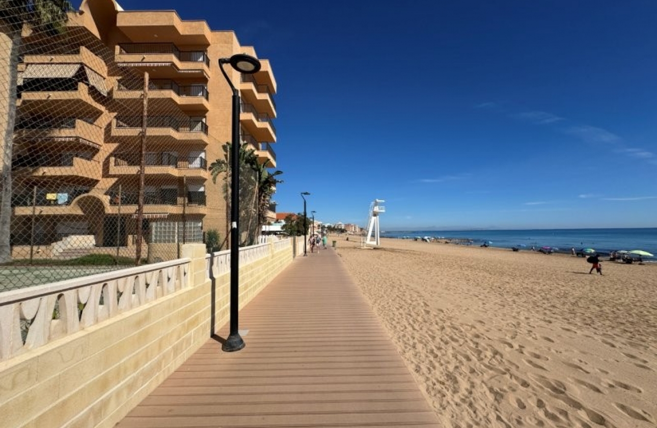 Rynek wtórny - Apartament - Torrevieja - Los Europeos