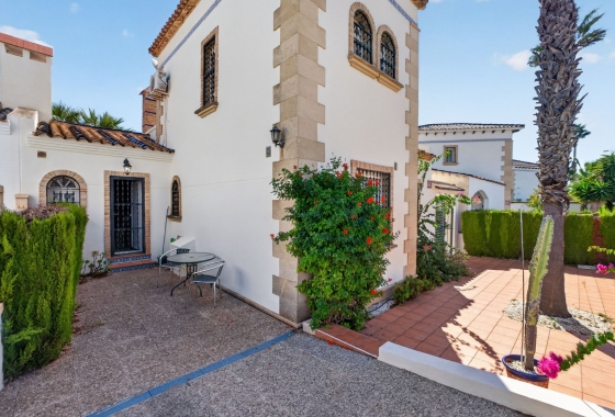 Resale - Villa - Orihuela Costa - Villamartín
